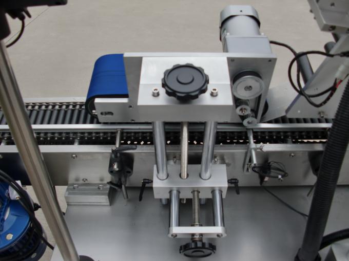 Высокоскоростная машина для нанесения этикеток на небольшие круглые банки, машина для наклеивания этикеток на бутылки с черным глазом для косметики