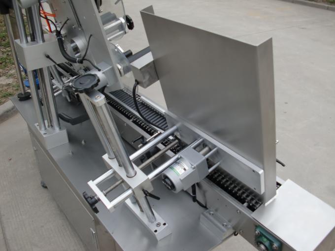 Высокоскоростная машина для нанесения этикеток на небольшие круглые банки, машина для наклеивания этикеток на бутылки с черным глазом для косметики