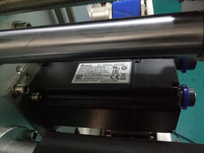 Машина для прикрепления этикеток стикера бутылки квадрата сторон шкафа СУС304 с продуктами личной гигиены