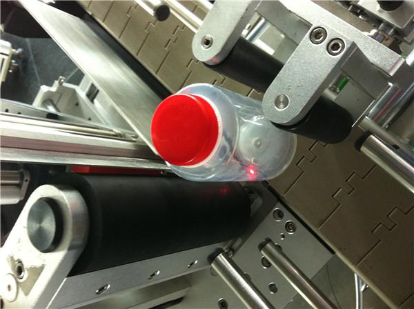 Машина для прикрепления этикеток стикера бутылки Pawpaw / Guava круглая для поля напитка