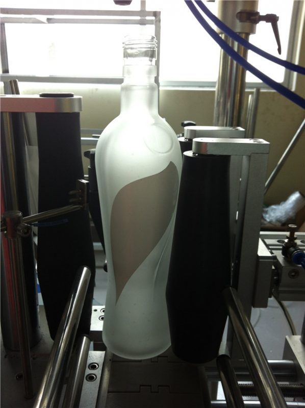 Тип машины для прикрепления этикеток стикера бутылки индустрии напитка круглый электрический управляемый