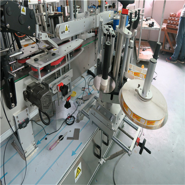 Три линейных самоклеящейся этикетировочной машины спереди / сзади / на шее Напитки / продукты питания / химикаты повседневного использования