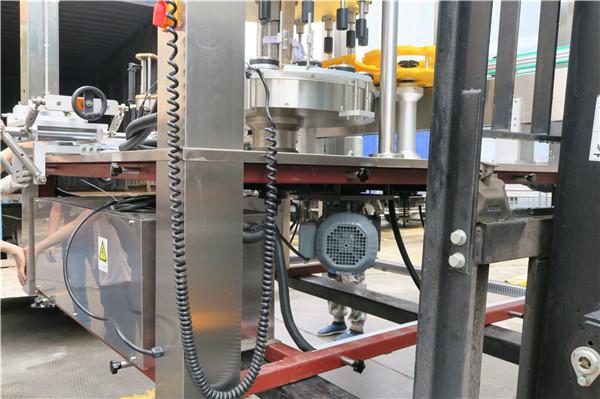 Толщина ≥ 30мм оборудования машины для прикрепления этикеток стикера круглой бутылки роторная