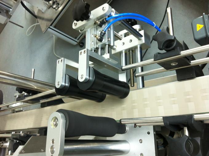 Машина для прикрепления этикеток стикера собственной личности стеклянной бутылки слипчивая, машина для прикрепления этикеток стеклянного опарника