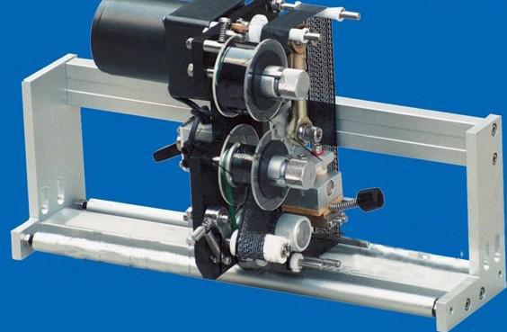 Высокоскоростной двухсторонний аппликатор этикеток, автоматическая этикетировочная машина для круглых / квадратных / плоских бутылок