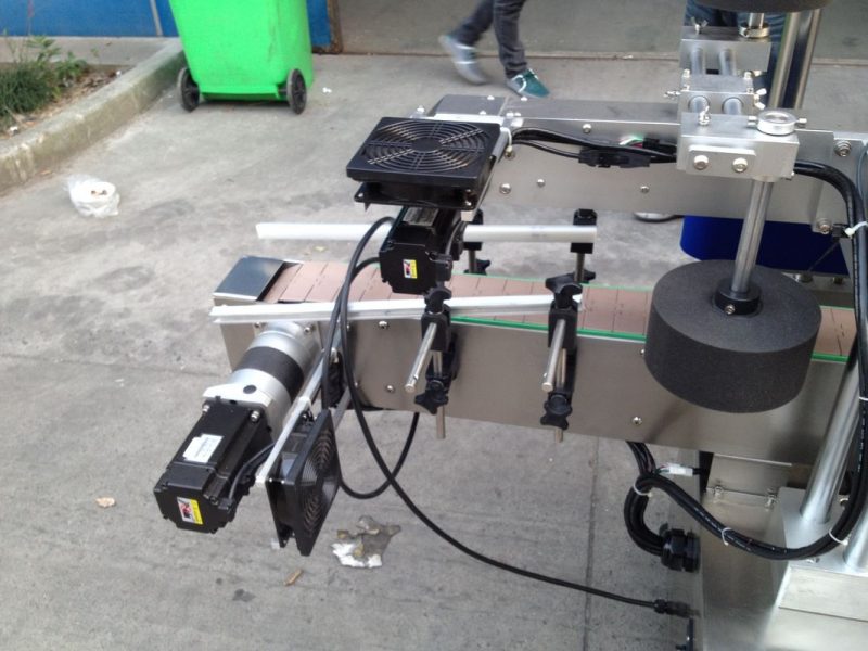 Китай Аппликатор этикеток клея холодного / влажного расплава для круглых бутылок 50 Гц 380 В источник питания