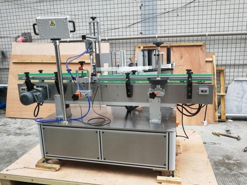 Китайская стандартная автоматическая этикетировочная машина для круглых бутылок спереди и сзади поставщик